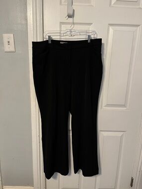 Maurice’s Black Straight Leg 16 Short Dress Pants